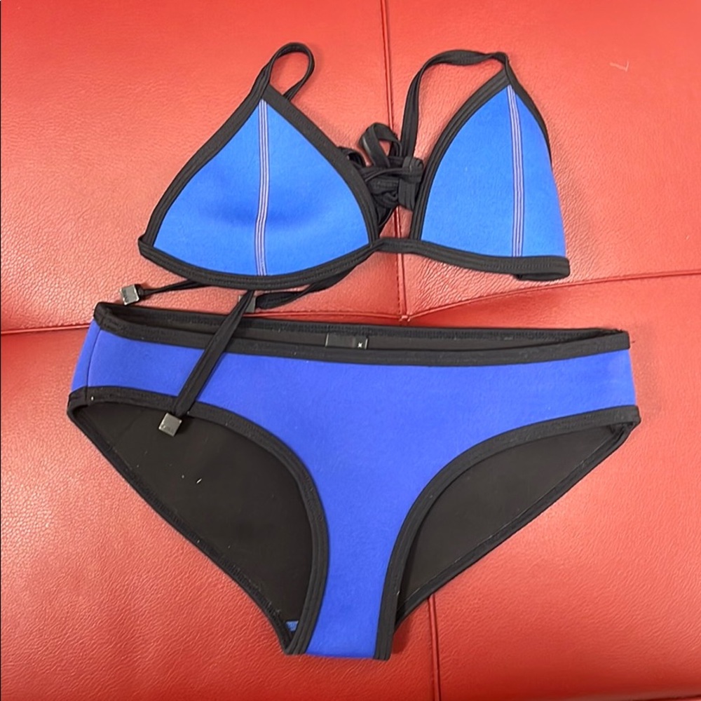 OFFERS: Rare Blue Triangl Neoprene